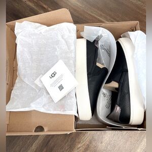 Brand New in Box BNIB Women’s Ugg Cahlvan- US 8.5 Leather